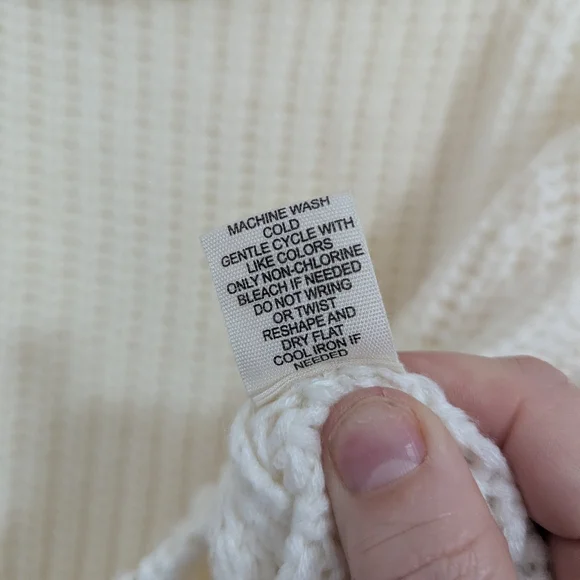 Moon & Madison Medium Cozy‎ Cream Knit Cropped Cowl Neck Sweater - Picture 6 of 10